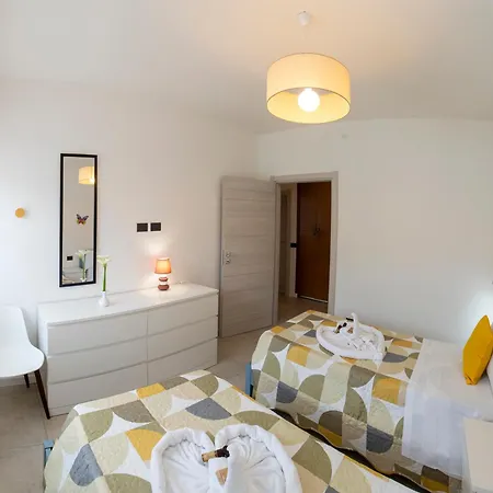 Butterfly * לצנו